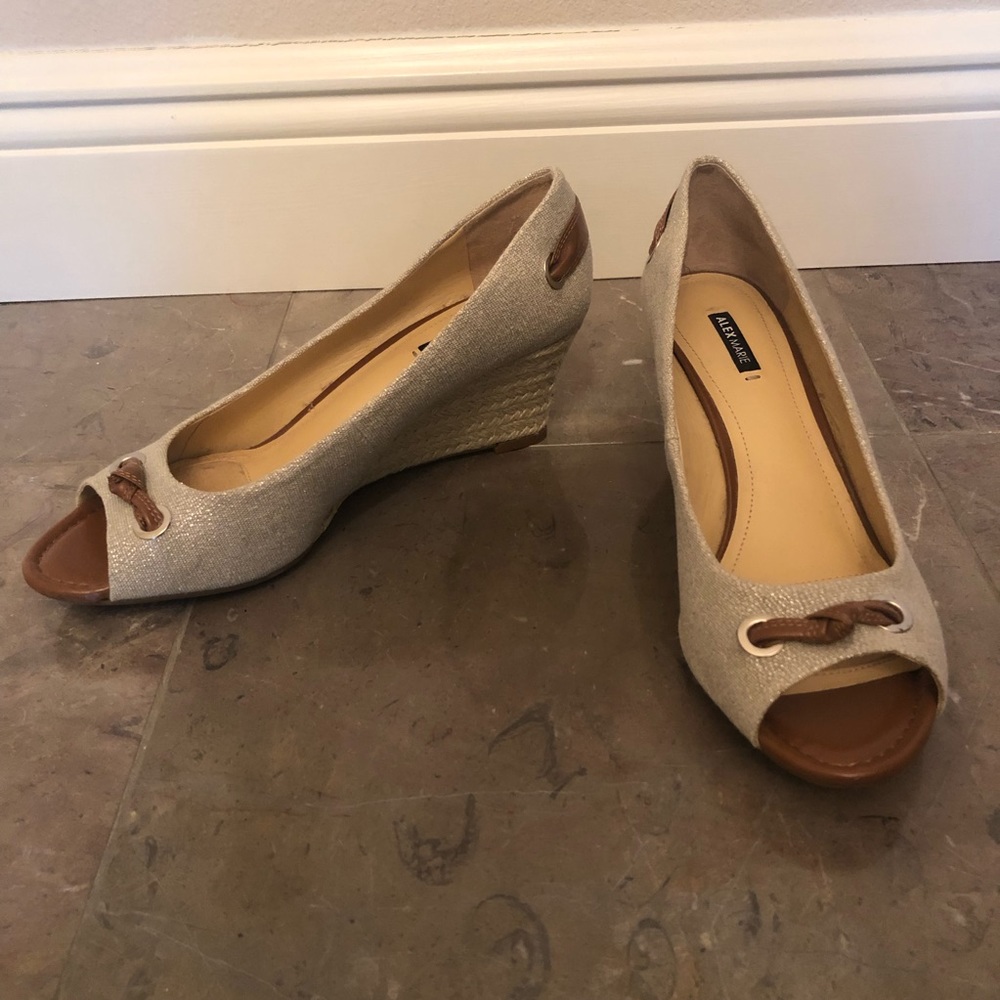 Alex Marie Wedges - Picture 2 of 4